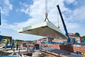 Luchtfoto van de Bospoortbrug in Halle
